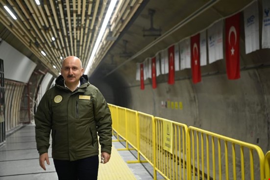 Ulaştırma ve Altyapı Bakanımız Sayın Adil Karaismailoğlu, metro hattındaki çalışmaları inceledi.