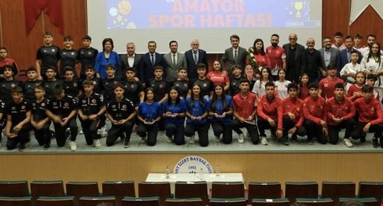 Yılın enleri ödüllerini aldılar