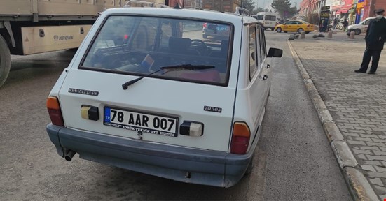 Yolun karşısına geçerken otomobil çarptı