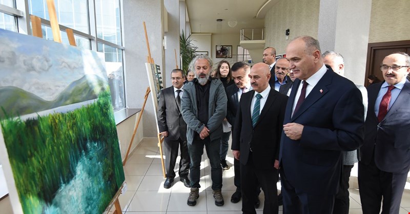 Cumhuriyet’in 100. Yılında Cumhuriyet Sergisi Ziyaretçilerin Beğenisine Sunuldu