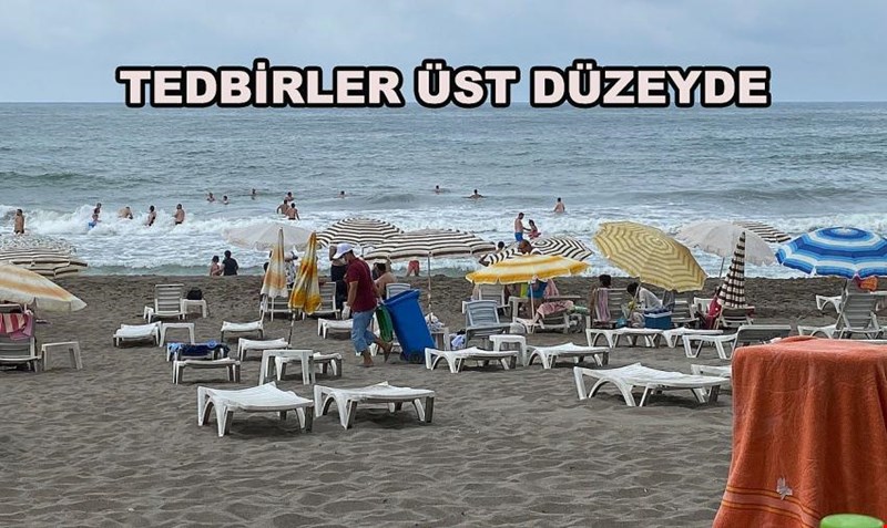 KALKIN PLAJI TEMİZLİĞİ İLE DİKKAT ÇEKİYOR