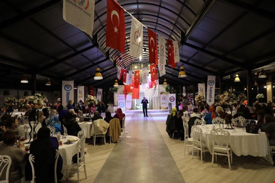 BAŞKAN ÖZLÜ BELEDİYE KADIN ÇALIŞANLARI İLE BULUŞTU