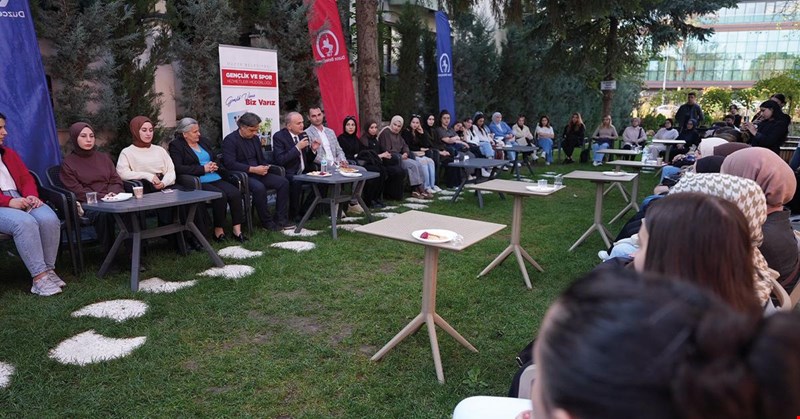 BAŞKAN ÖZLÜ, GENÇLERLE BİRARAYA GELDİ