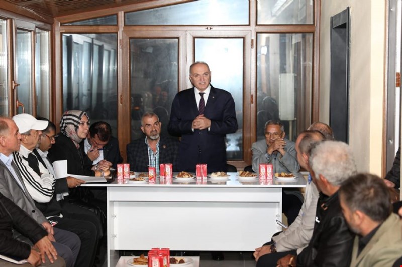 BAŞKAN ÖZLÜ MAHALLE ZİYARETLERİNE DEVAM EDİYOR
