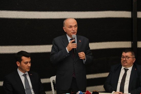 BAŞKAN ÖZLÜ YALANCILARA FENA TAKTI, ADETA "YALANCILARA İSYAN ETTİ"