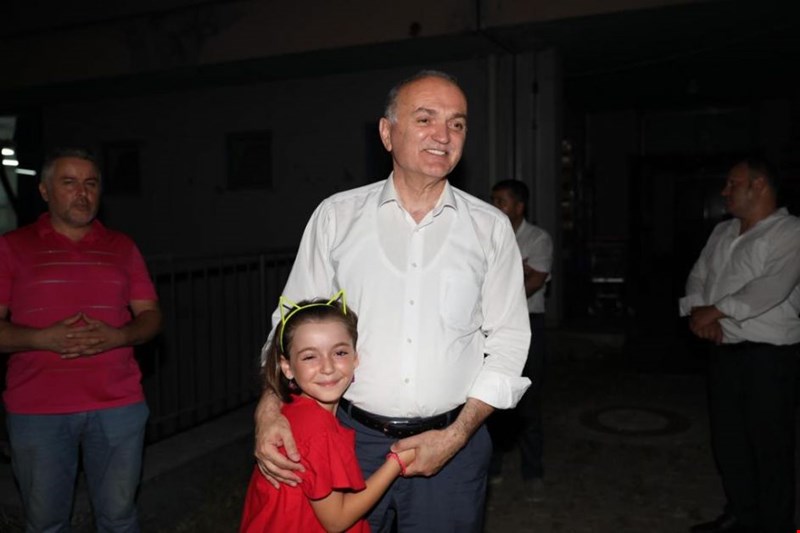 BAŞKAN ÖZLÜ’DEN İNSAN ODAKLI BELEDİYECİLİK ÖRNEĞİ