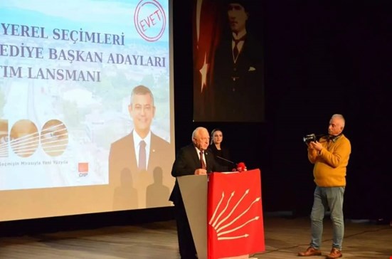 CHP'DE ADAYLAR GÖRÜCÜYE ÇIKTI