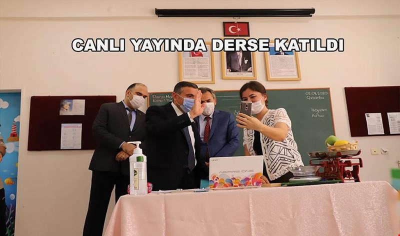 BİR ANDA KARŞILARINDA GÖREN ÖĞRENCİLER ŞAŞIRDILAR