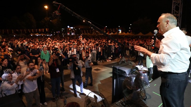 DÜNYA DÜZCE GÜNLERİ: 8 GÜN SÜRECEK OLAN UNUTULMAZ KONSERLER SEMİCENK İLE BAŞLIYOR