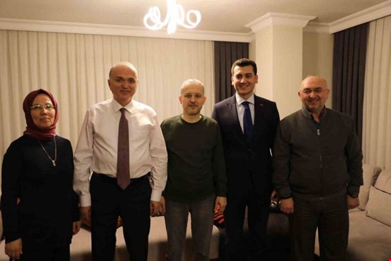 DÜZCE BELEDİYE BAŞKANI ÖZLÜ, İL SAĞLIK MÜDÜRÜ YILMAZ’A “GEÇMİŞ OLSUN” ZİYARETİNDE BULUNDU.