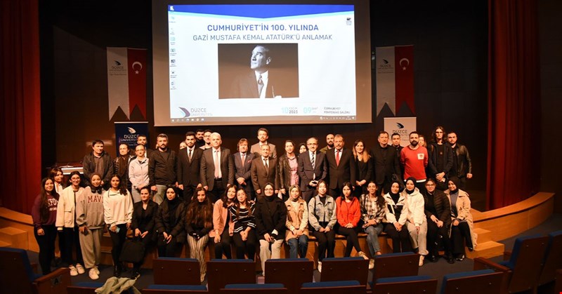 Düzce Üniversitesi Cumhuriyetimizin 100. Yılında Gazi Mustafa Kemal Atatürk’ü Saygıyla Andı