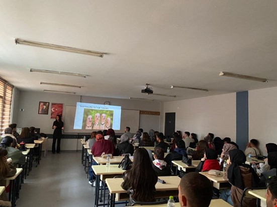 Düzce Üniversitesi Hukuk Topluluğundan Yılın “Farkındalık” Etkinliği