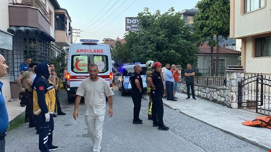 Düzce'de Çatıya Çıkan Kadın İntihar Etmek İstedi