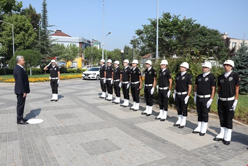 DÜZCE'NİN YENİ VALİSİ SELÇUK ASLAN'DAN MESAJ..