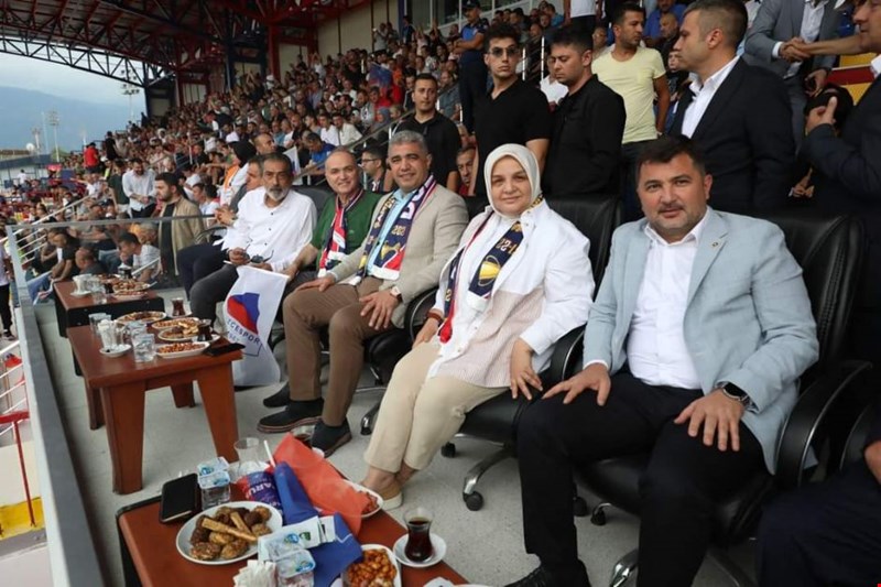 DÜZCESPOR'UN MUHTEŞEM ZAFERİNE PROTOKOL DE EŞLİK ETTİ!