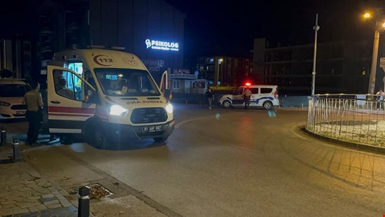 Kafasına Cam Şişe İle Vuruldu Yaralandı