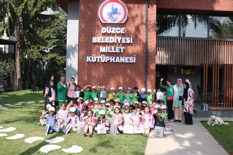 MİLLET KÜTÜPHANESİ ÖĞRENCİLERİN UĞRAK MEKANI HALİNE GELDİ