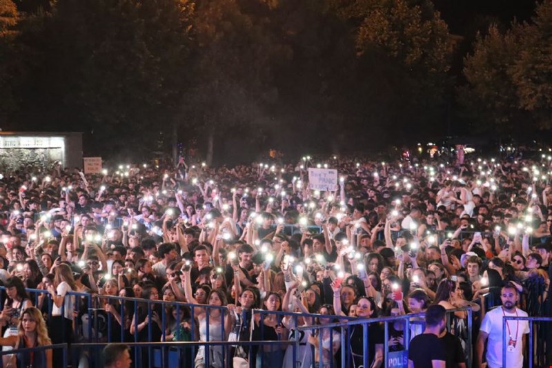 MOTİVE DÜZCELİLERE UNUTULMAZ BİR AKŞAM YAŞATTI