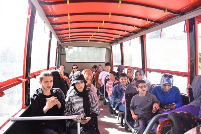 OTİZMLİ ÇOCUKLAR VE AİLELERİ DÜZCE’Yİ GEZDİ