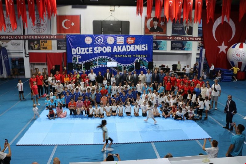 SPOR AKADEMESİNDE RENKLİ KAPANIŞ.