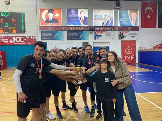 Spor Mahallemde Yerel Ligi Voleybol Müsabakaları Sona Erdi