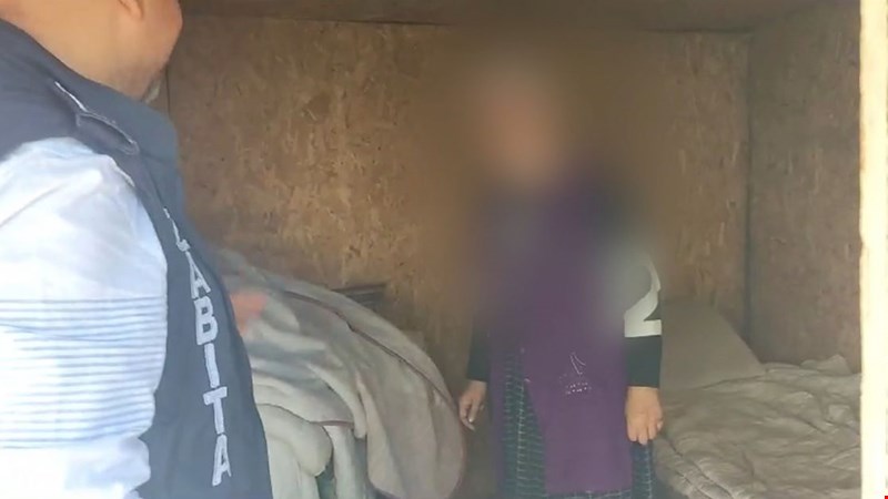YARDIMA MUHTAÇ KADINA DÜZCE BELEDİYESİ EL UZATTI
