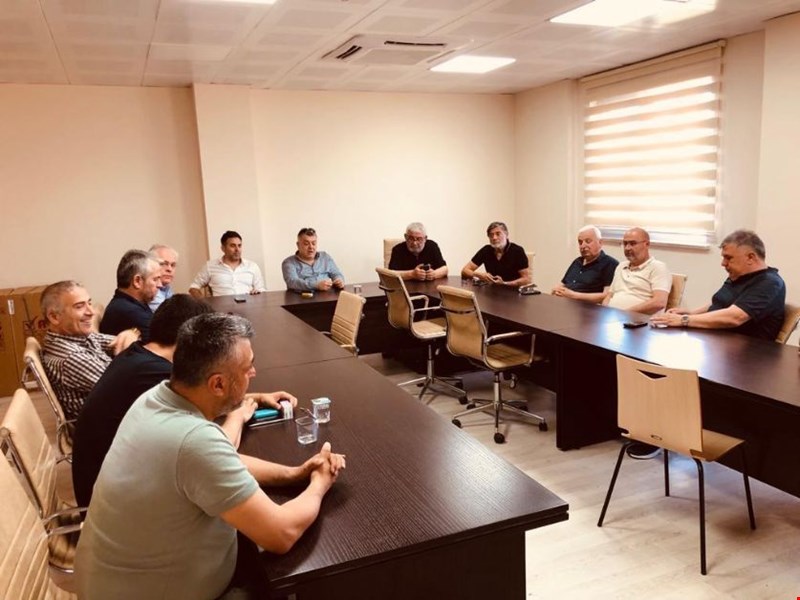 YÖNETİM İSTİFA ETTİ